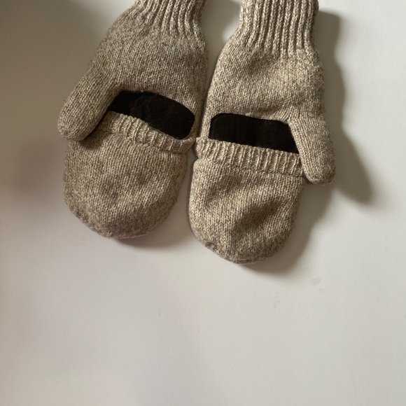 Wool Gloves - Picture 4 of 4